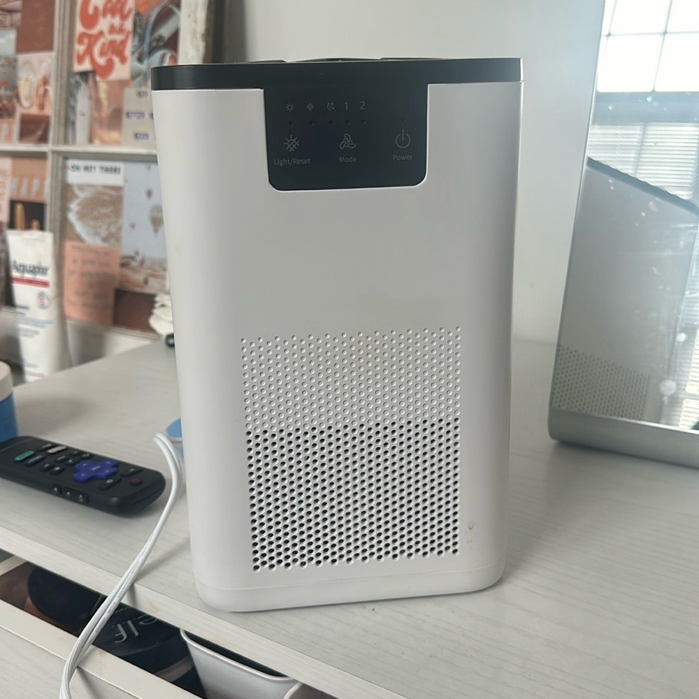 Small air purifier